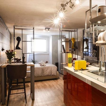 ブレシアLa Casa Dello Stilistaアパートメント エクステリア 写真